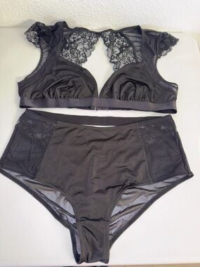NWOT Adore Me Black Lace-Trim Wireless Bra & High-Waist Brief Set